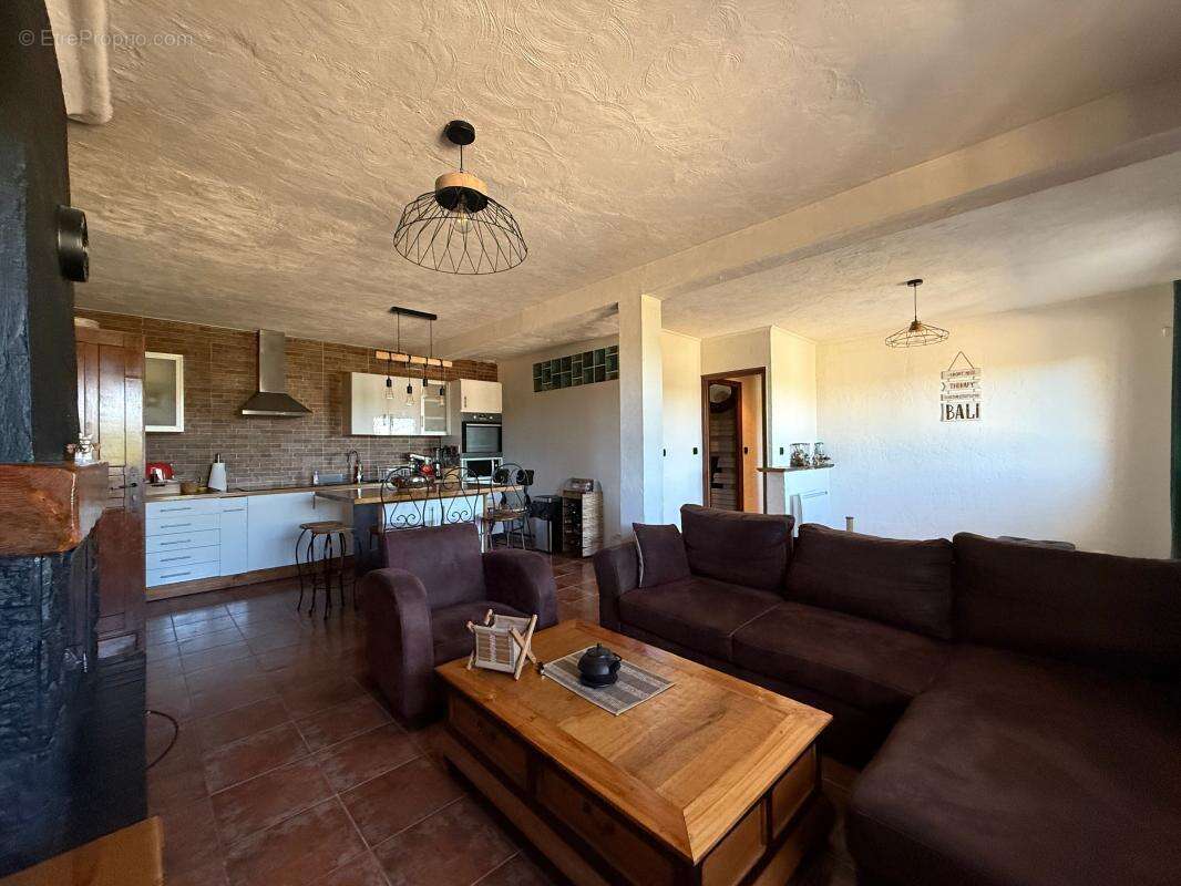 Maison à BEZAUDUN-LES-ALPES