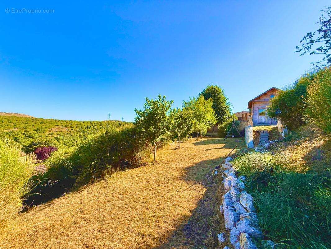 Maison à BEZAUDUN-LES-ALPES