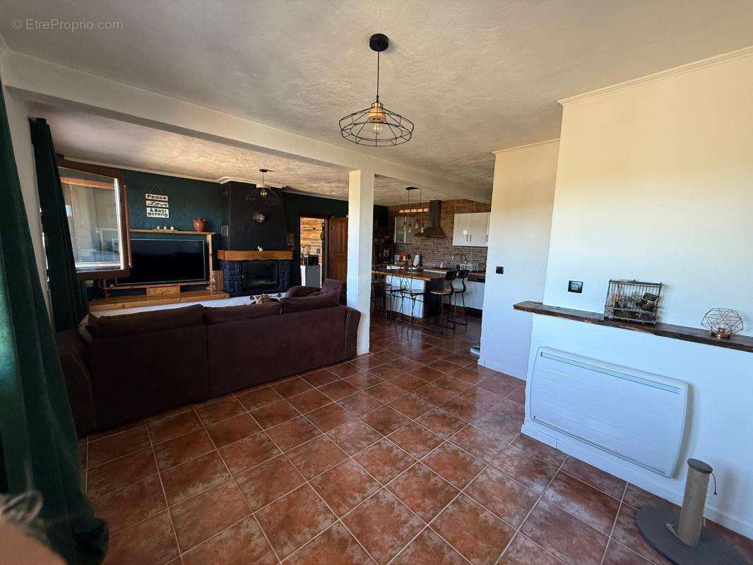 Maison à BEZAUDUN-LES-ALPES