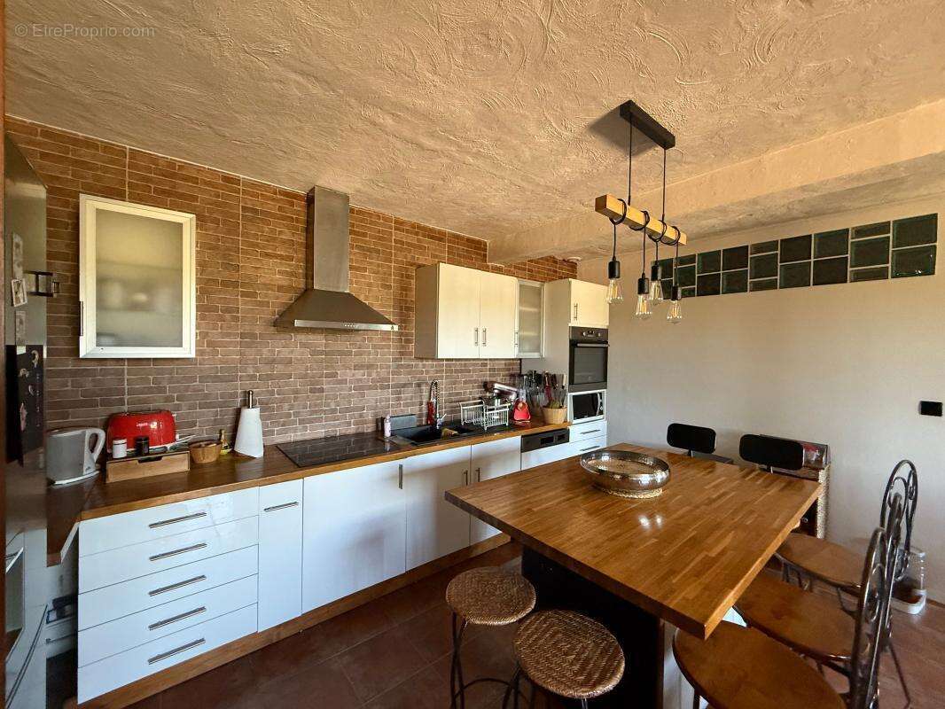 Maison à BEZAUDUN-LES-ALPES