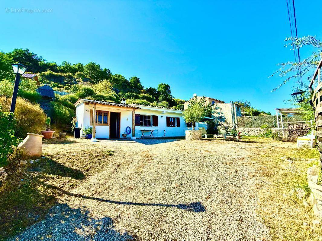 Maison à BEZAUDUN-LES-ALPES