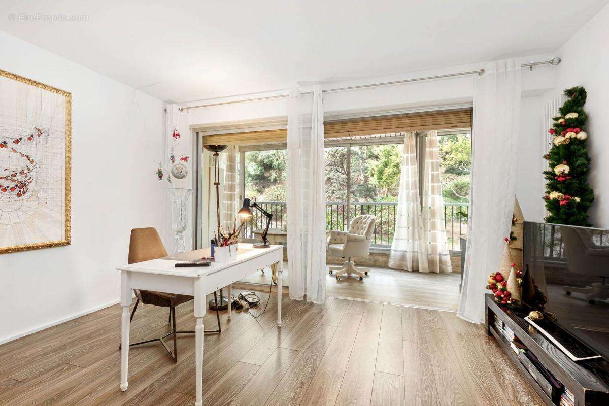 Appartement à VALLAURIS