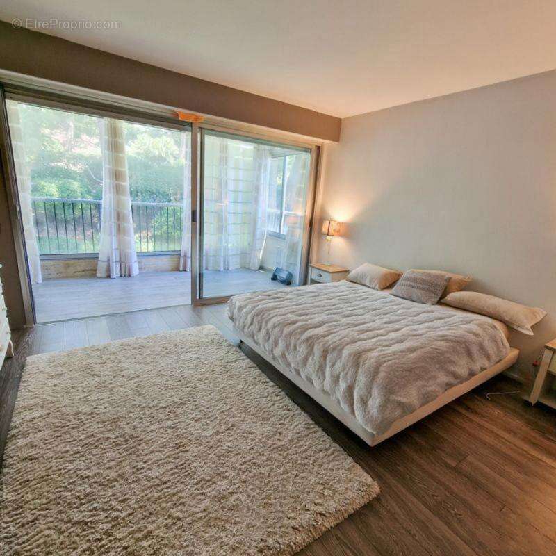 Appartement à VALLAURIS