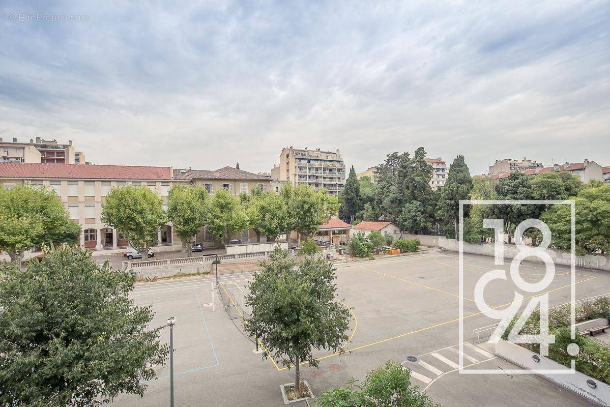 Appartement à MARSEILLE-5E