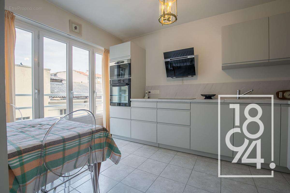 Appartement à MARSEILLE-5E