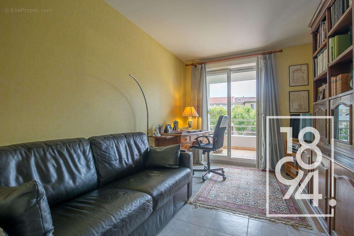 Appartement à MARSEILLE-5E