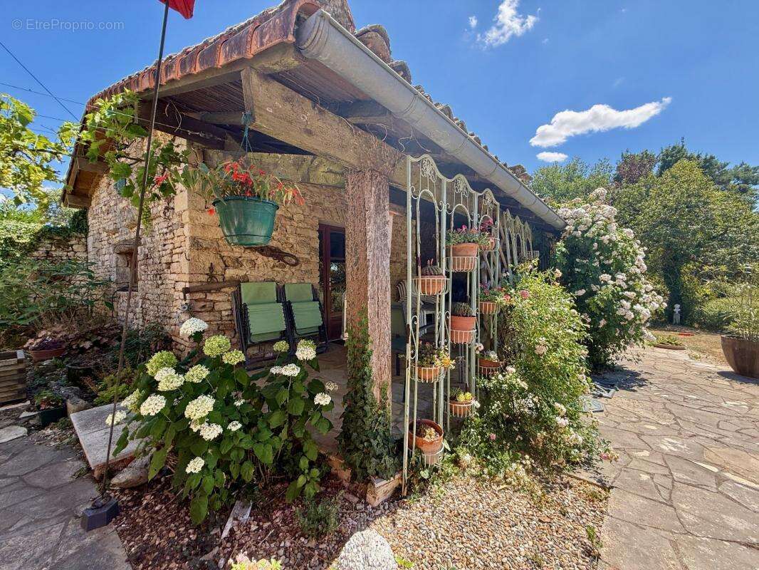 Maison à SAINT-COUTANT