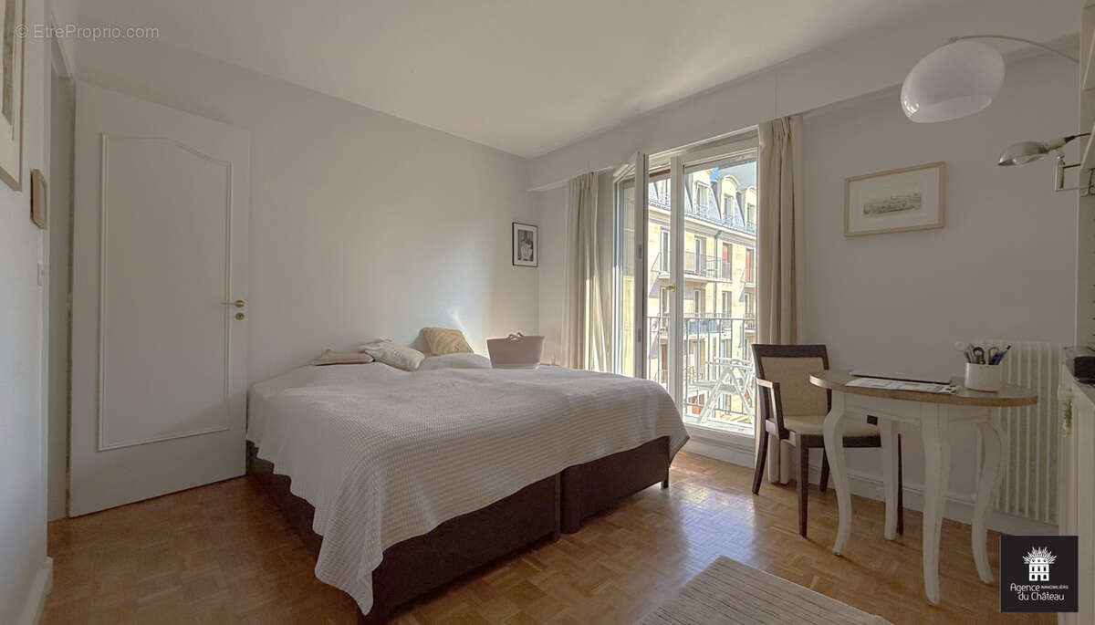 Appartement à VERSAILLES