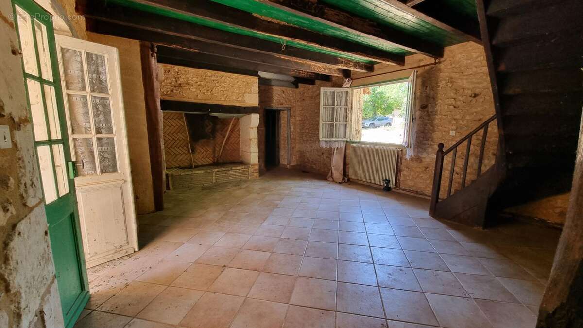 Maison à SAINT-FELIX-DE-VILLADEIX