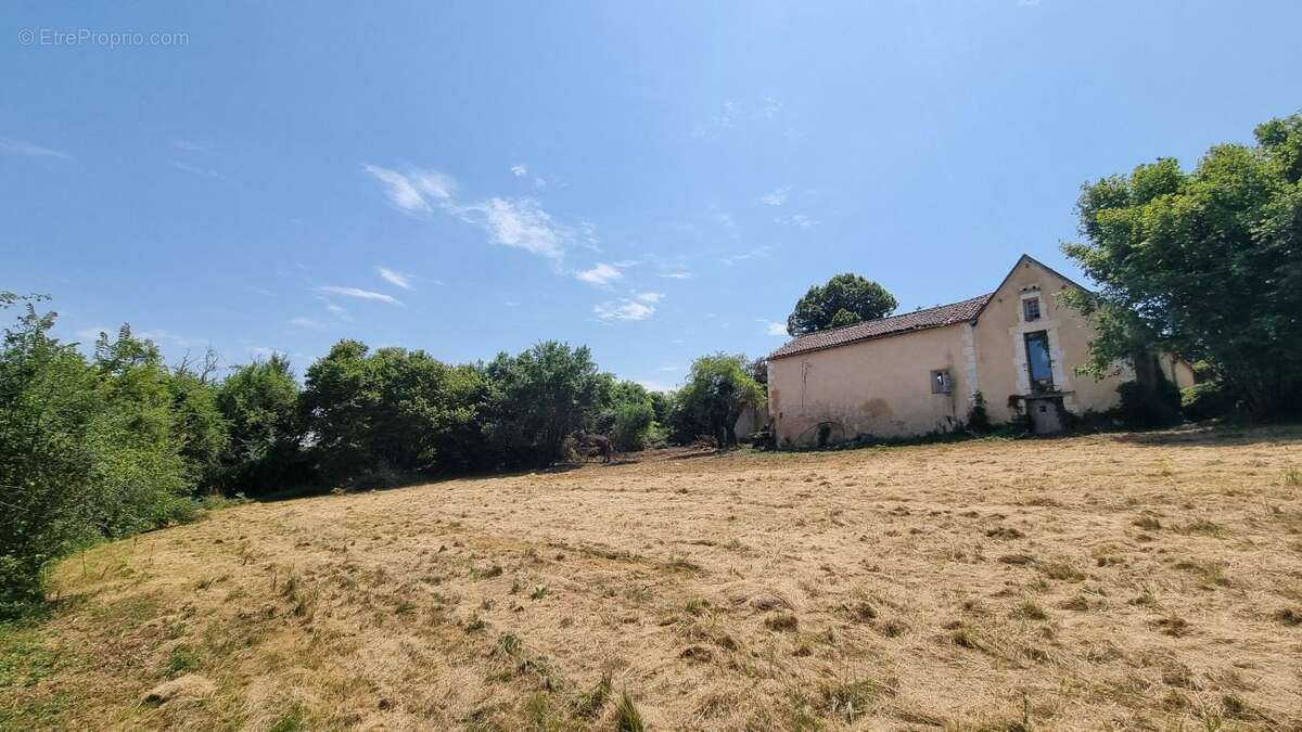 Maison à SAINT-FELIX-DE-VILLADEIX