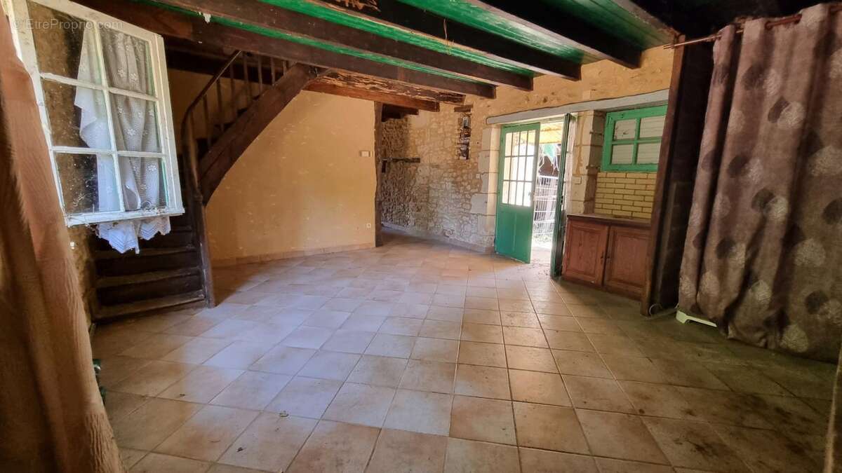 Maison à SAINT-FELIX-DE-VILLADEIX