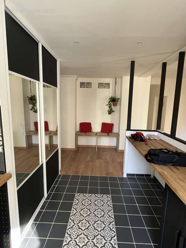 Appartement à MARSEILLE-4E