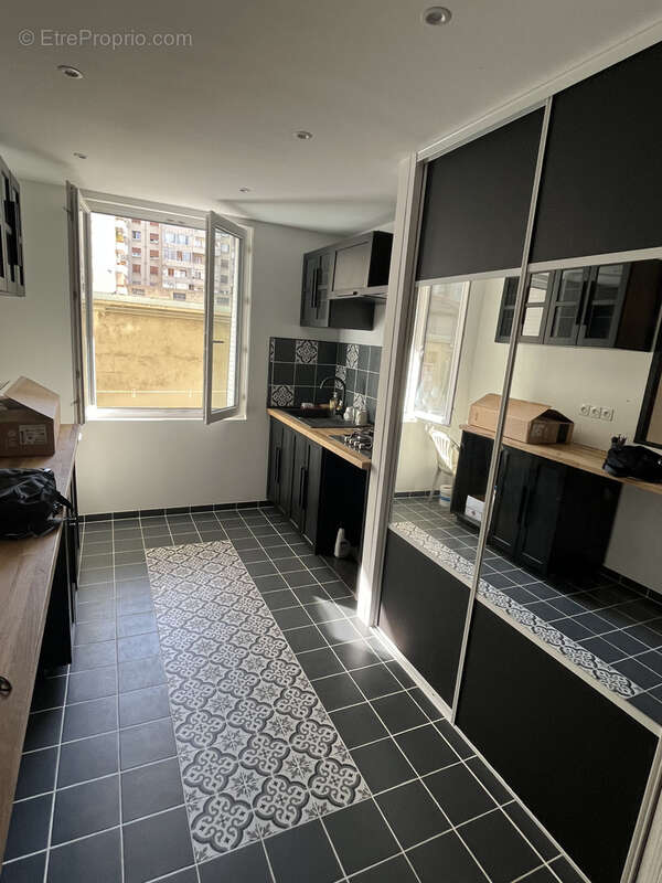 Appartement à MARSEILLE-4E