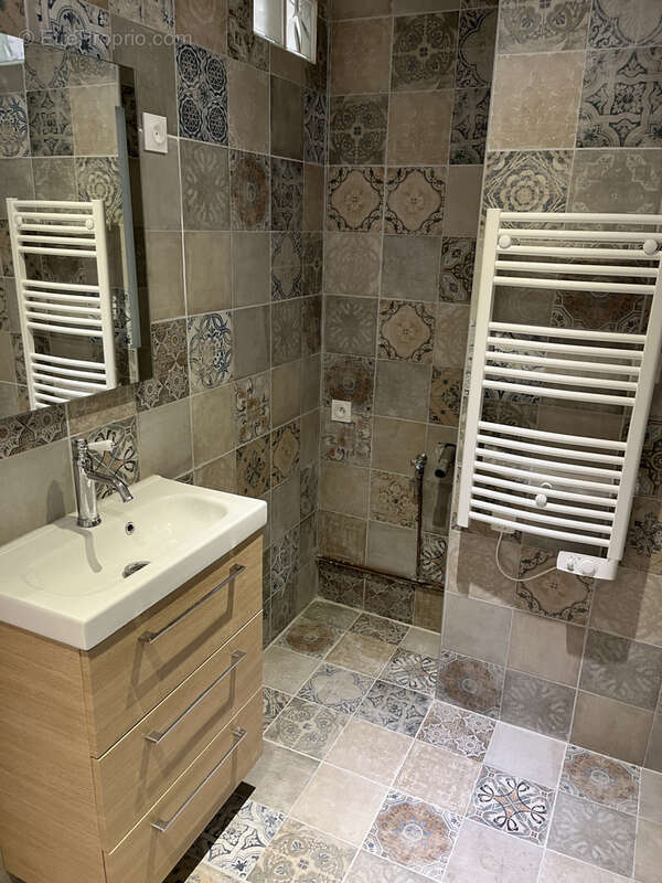 Appartement à MARSEILLE-4E