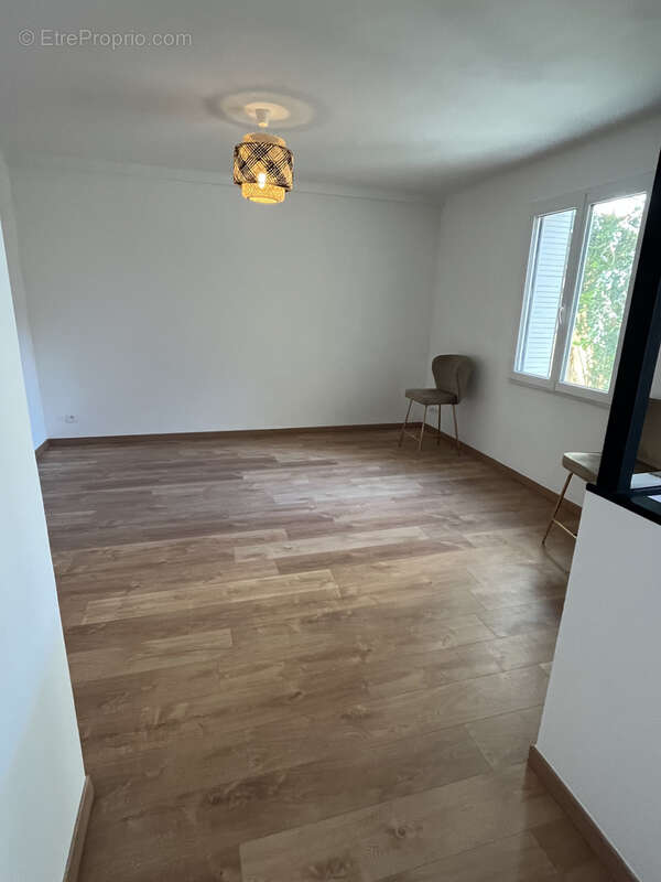 Appartement à MARSEILLE-4E