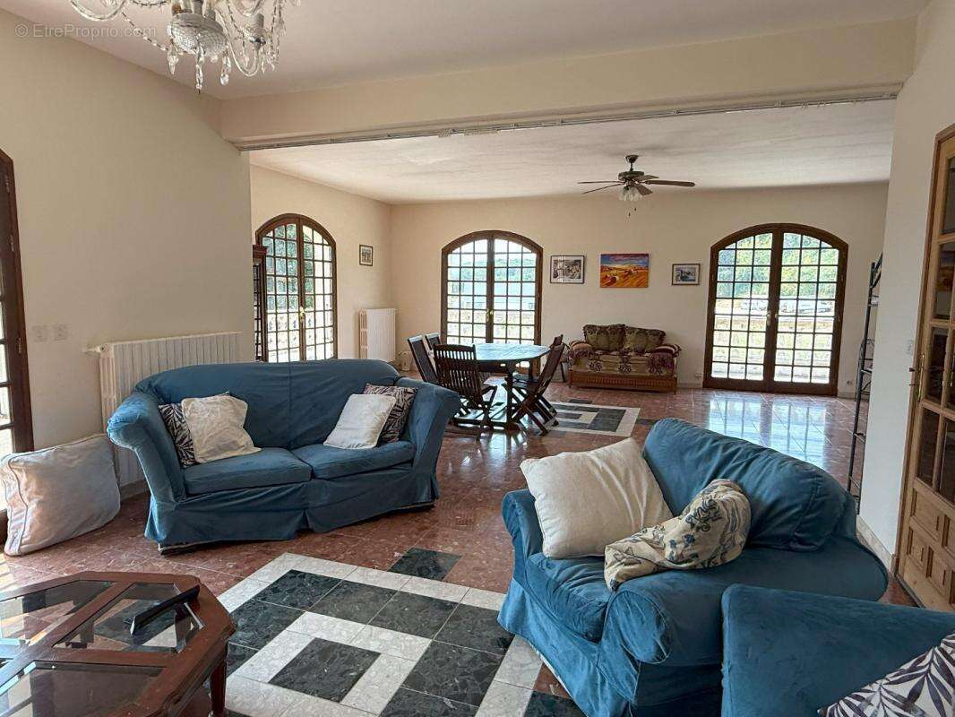 Maison à VIC-FEZENSAC