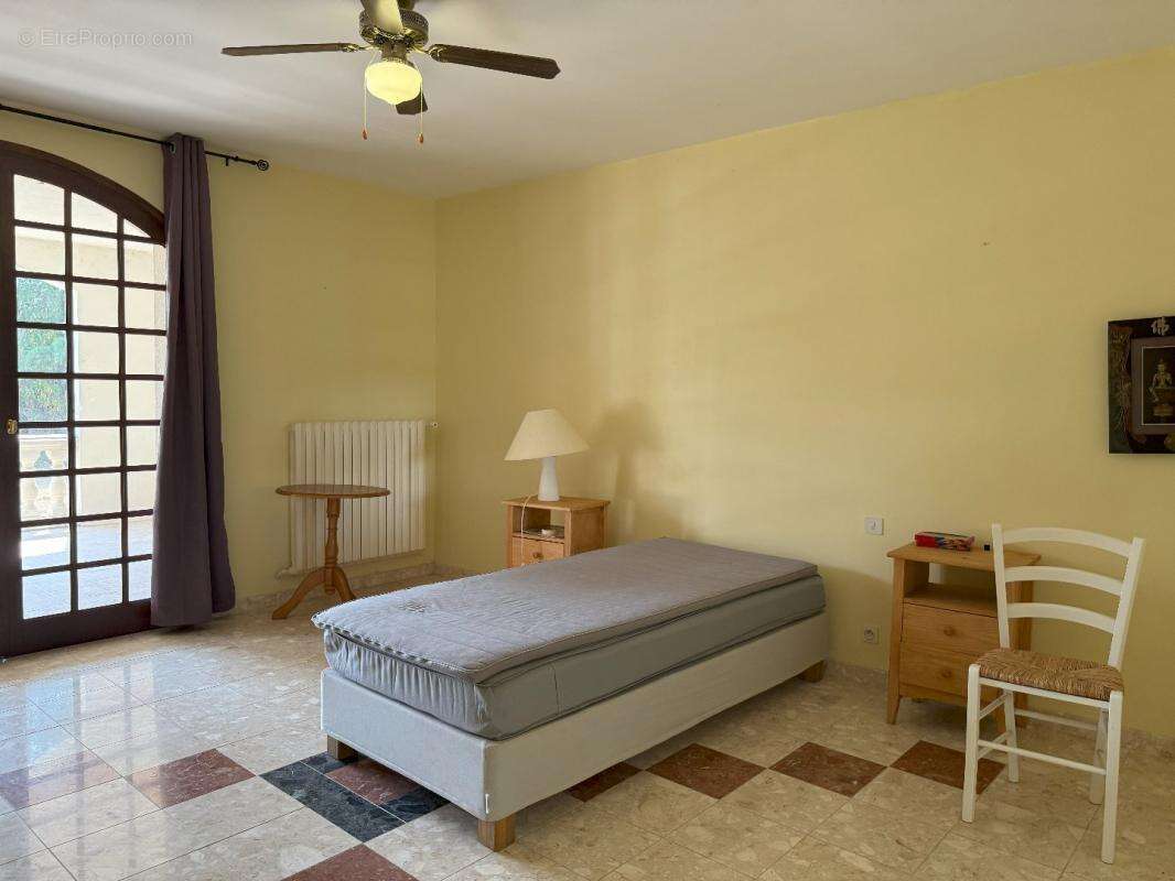 Maison à VIC-FEZENSAC