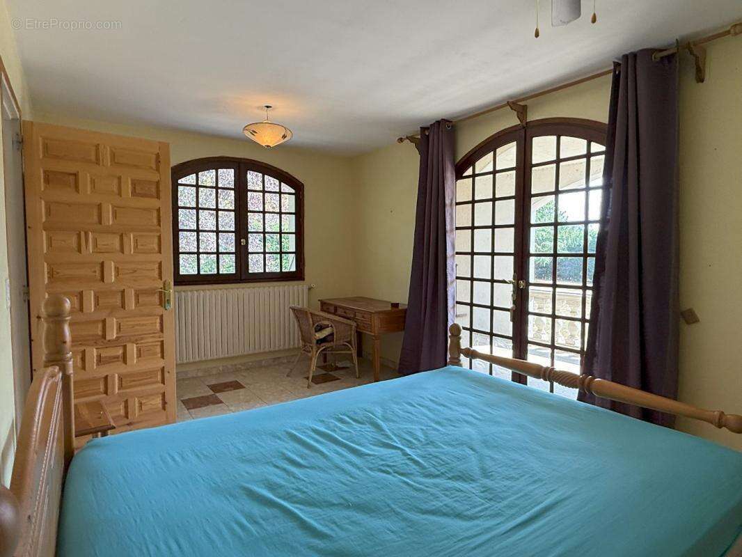 Maison à VIC-FEZENSAC