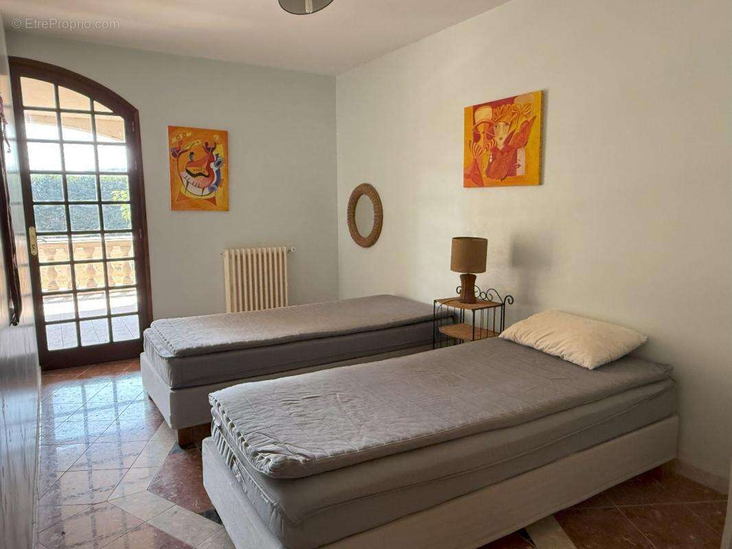 Maison à VIC-FEZENSAC