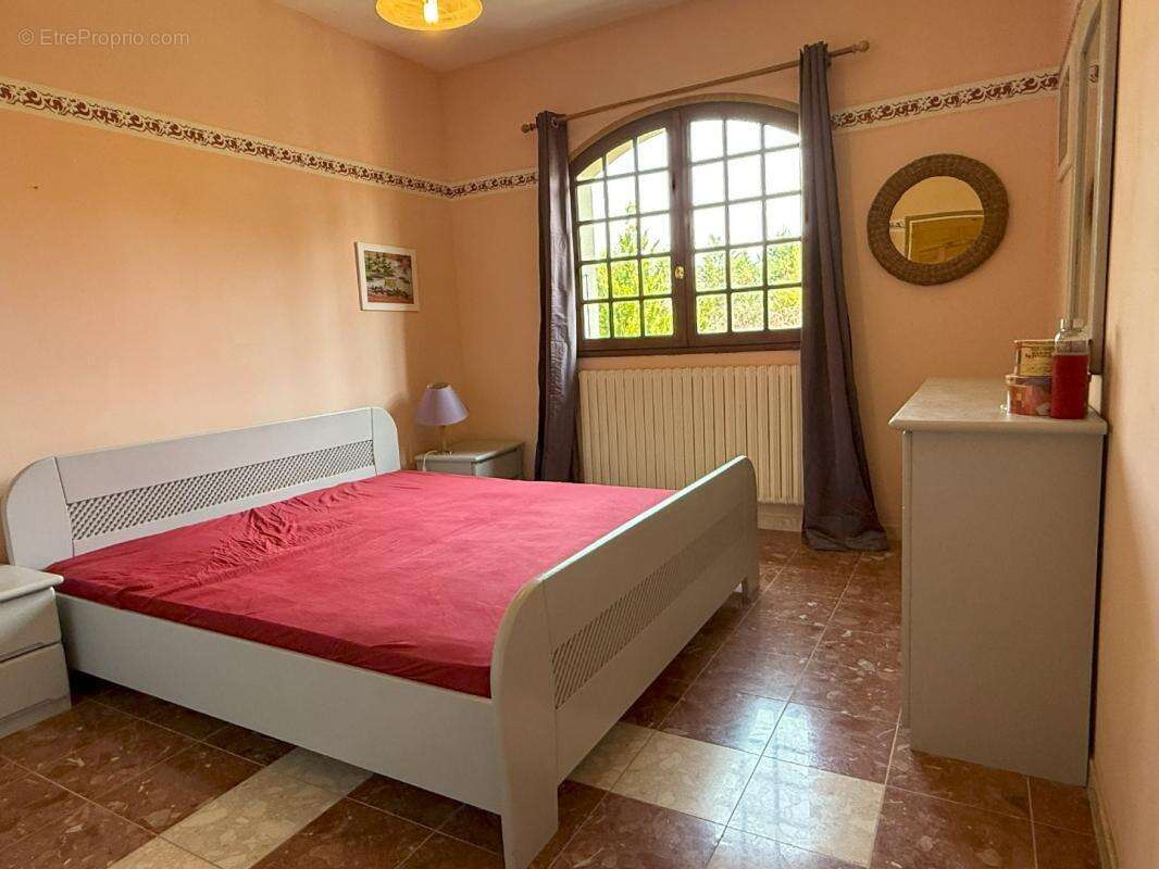 Maison à VIC-FEZENSAC