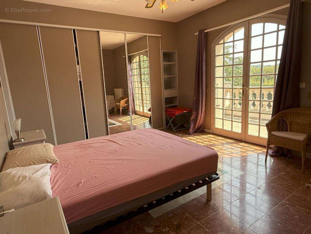 Maison à VIC-FEZENSAC