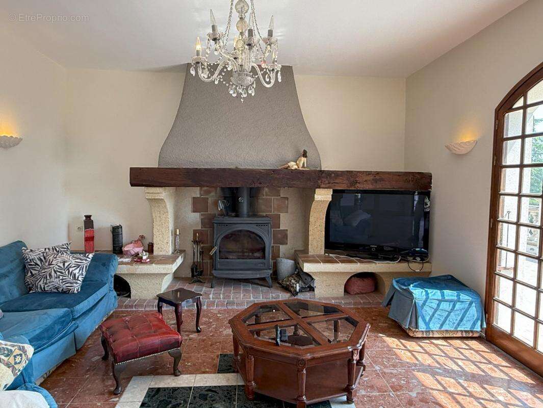 Maison à VIC-FEZENSAC