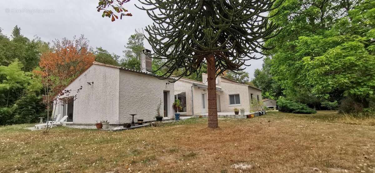 Maison à CEZAC