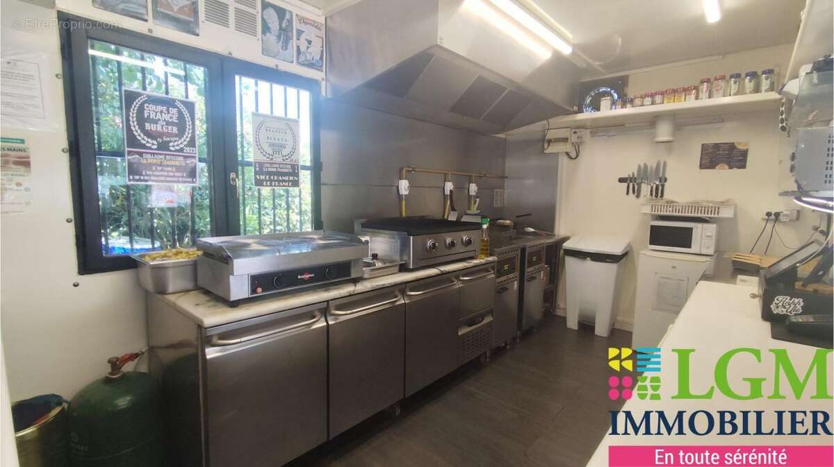 Commerce à CAVEIRAC