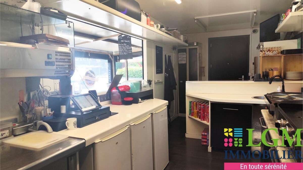 Commerce à CAVEIRAC