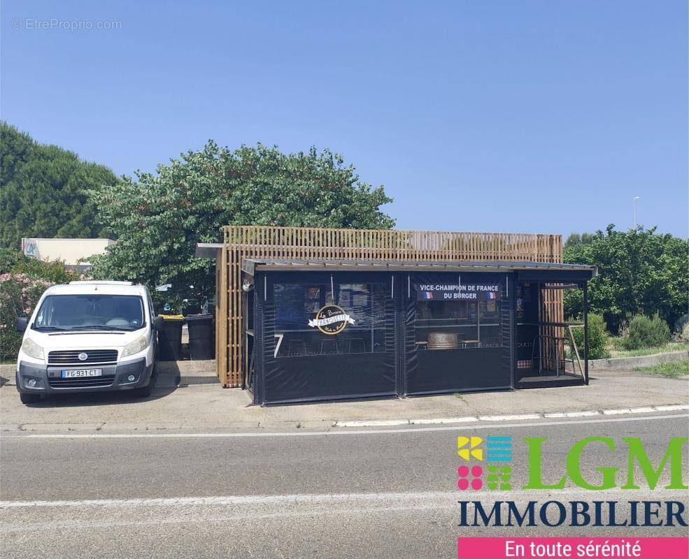 Commerce à CAVEIRAC