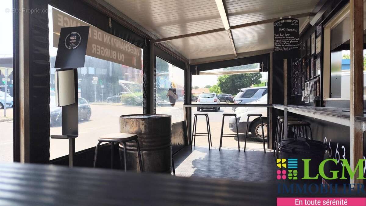 Commerce à CAVEIRAC