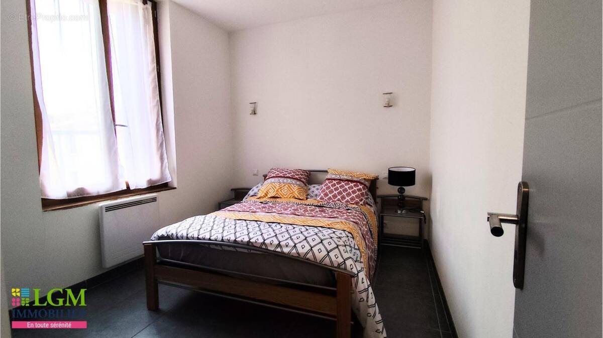 Appartement à UCHAUD