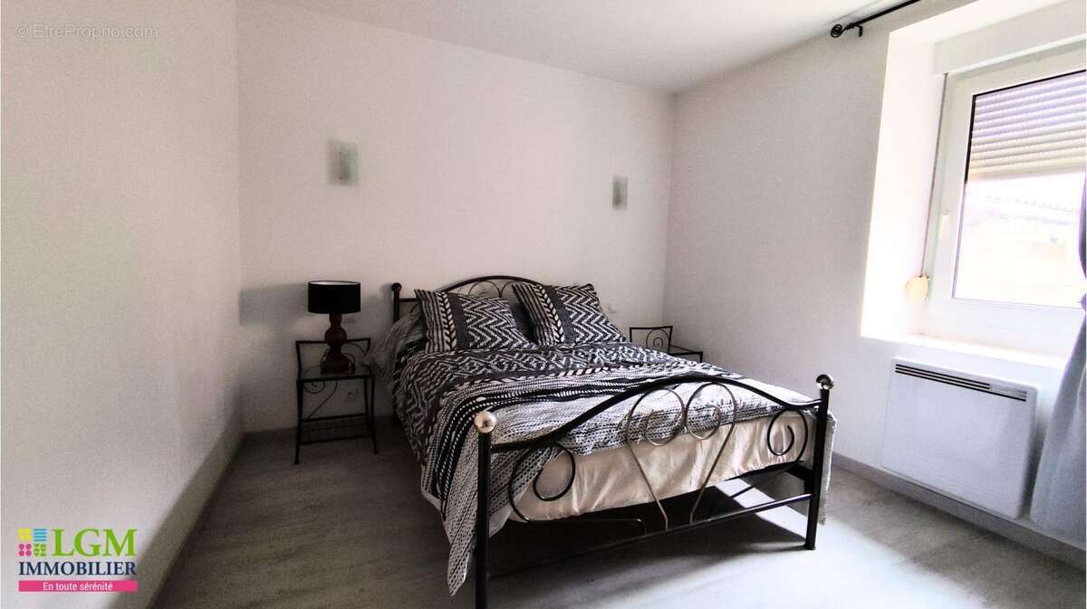 Appartement à UCHAUD