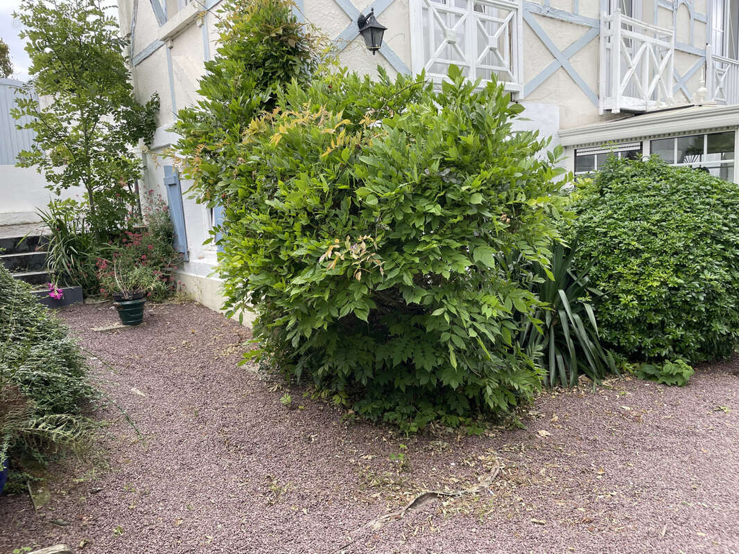 Maison à SAINT-LAURENT-DE-BREVEDENT