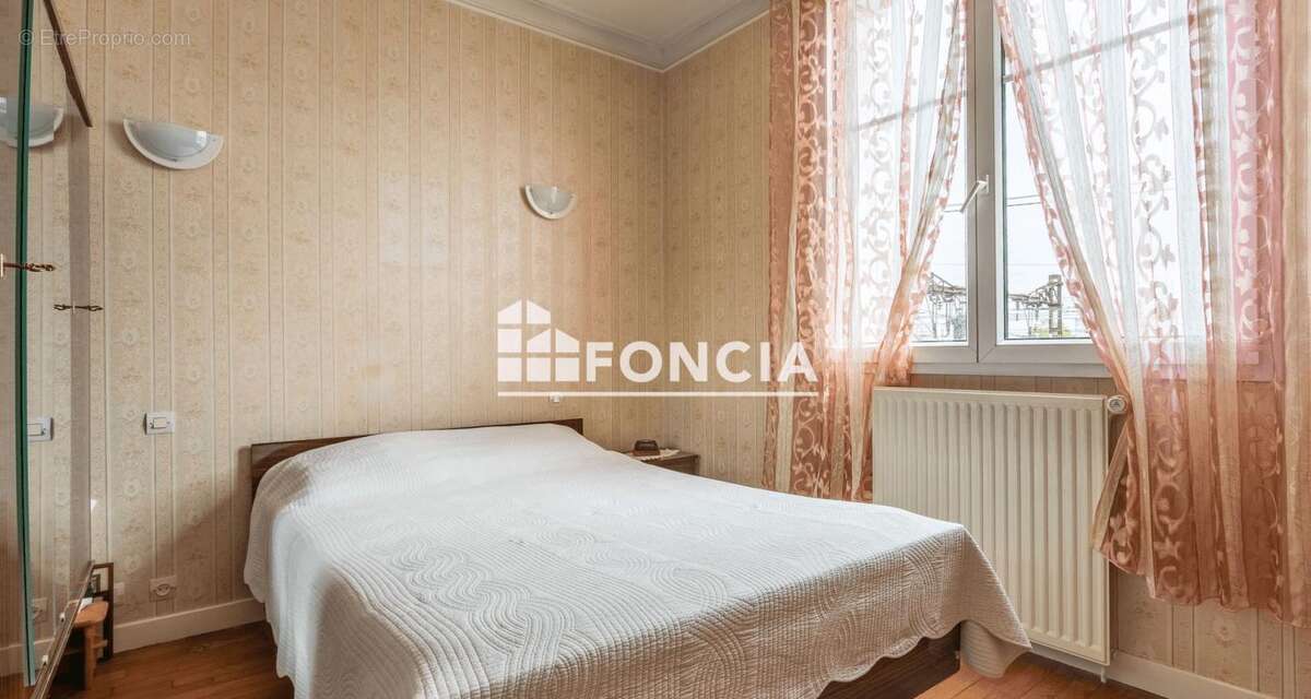 Maison à SAVIGNY-SUR-ORGE