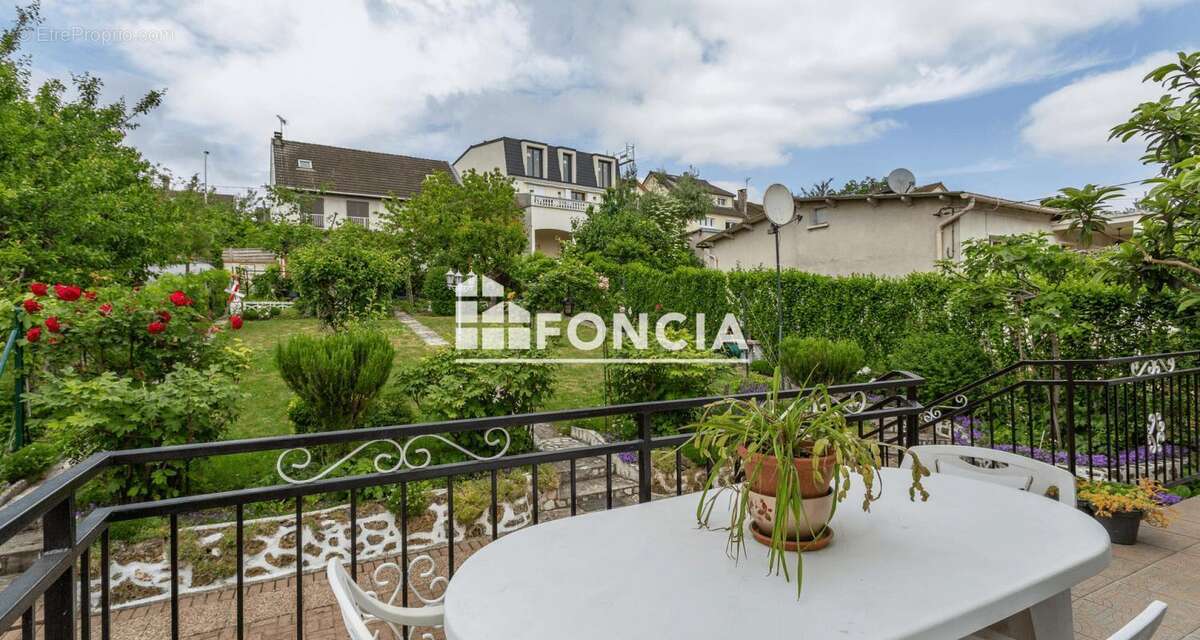 Maison à SAVIGNY-SUR-ORGE