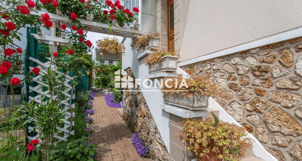 Maison à SAVIGNY-SUR-ORGE