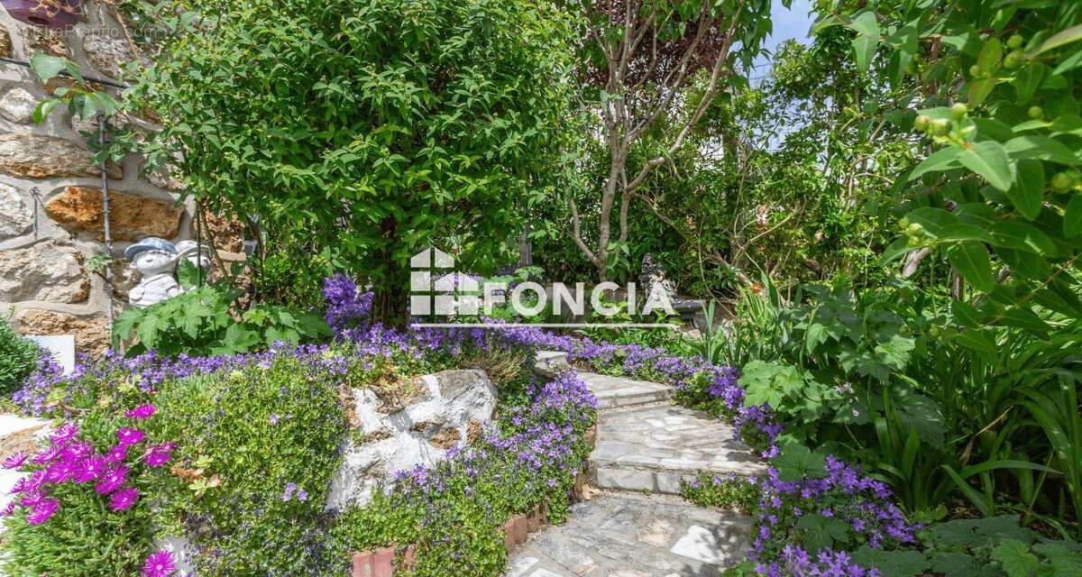 Maison à SAVIGNY-SUR-ORGE