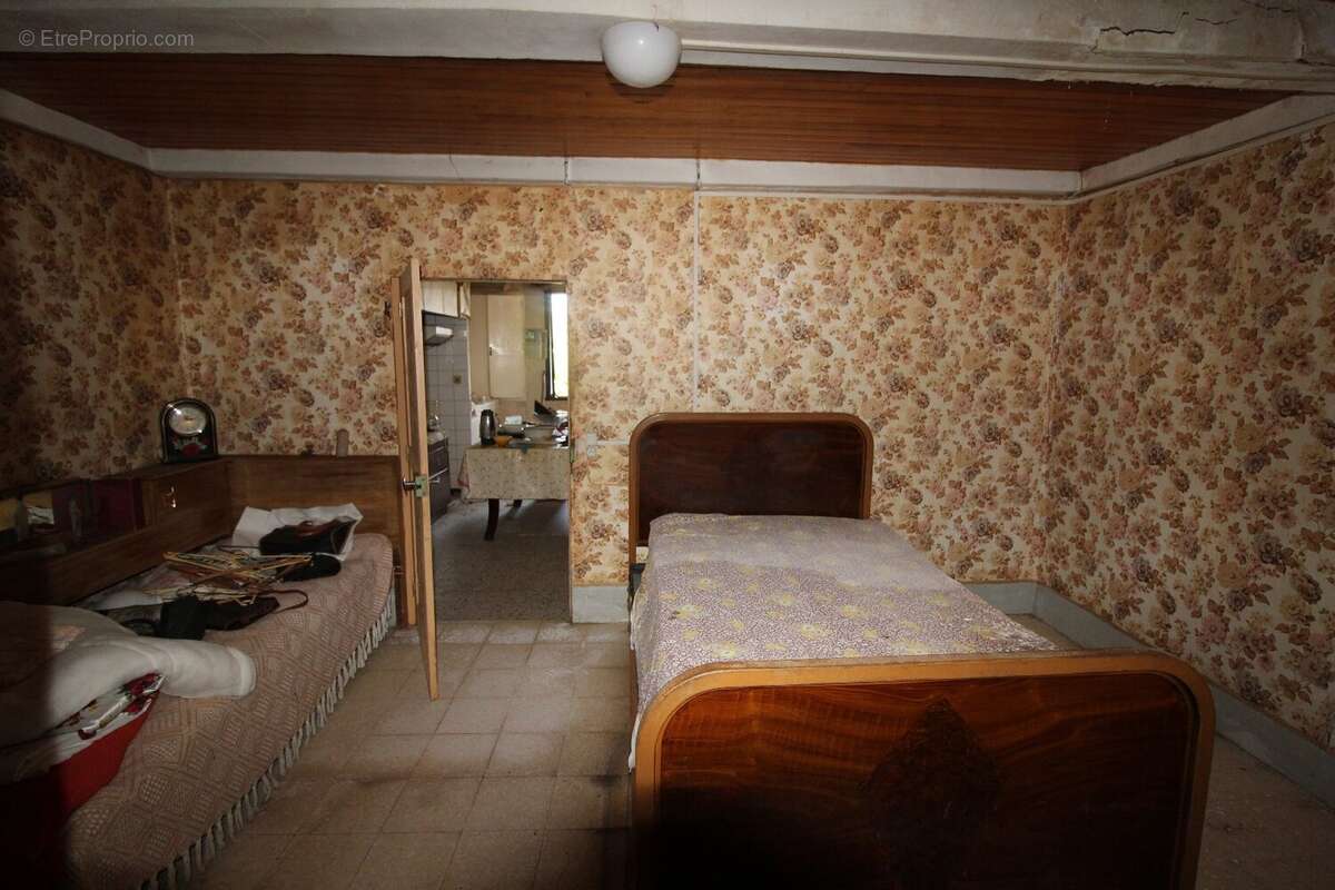 Maison à CAUSSES-ET-VEYRAN