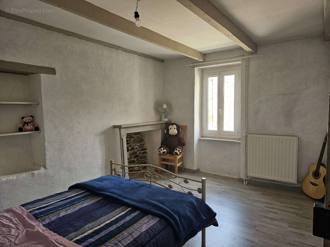 Maison à LUC-LA-PRIMAUBE