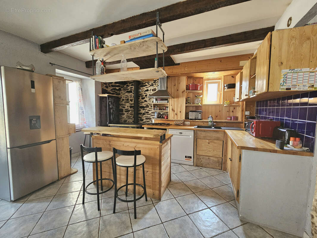 Maison à LUC-LA-PRIMAUBE