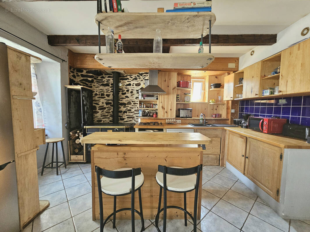 Maison à LUC-LA-PRIMAUBE