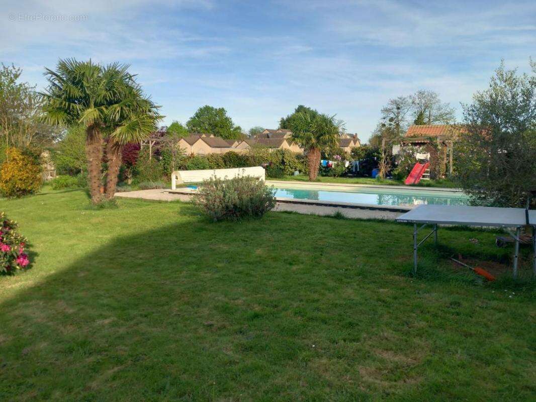 Maison à EGUZON-CHANTOME