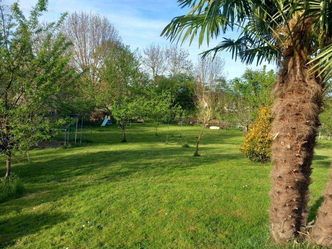 Maison à EGUZON-CHANTOME