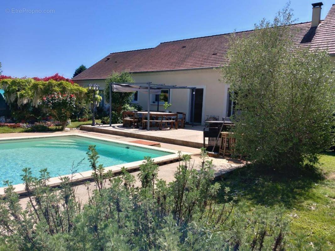 Maison à EGUZON-CHANTOME