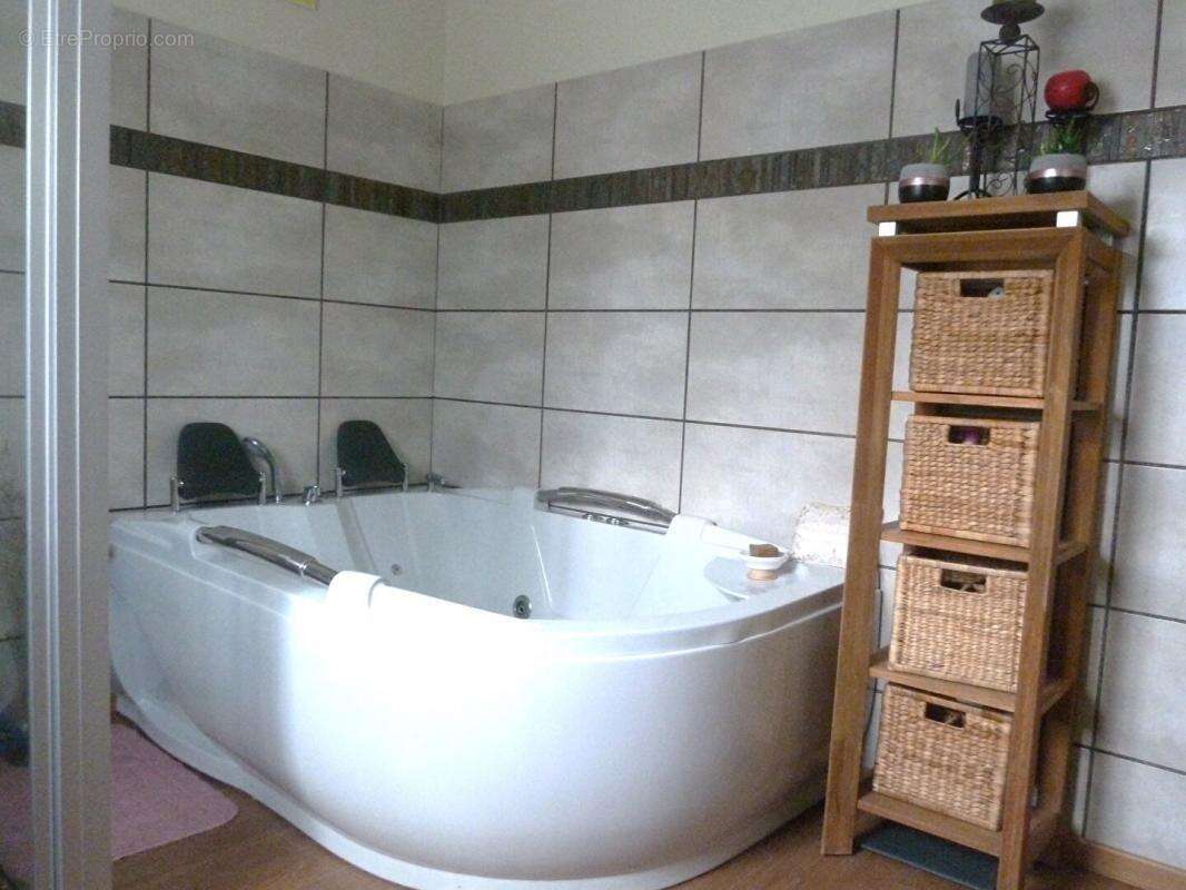 Maison à EGUZON-CHANTOME