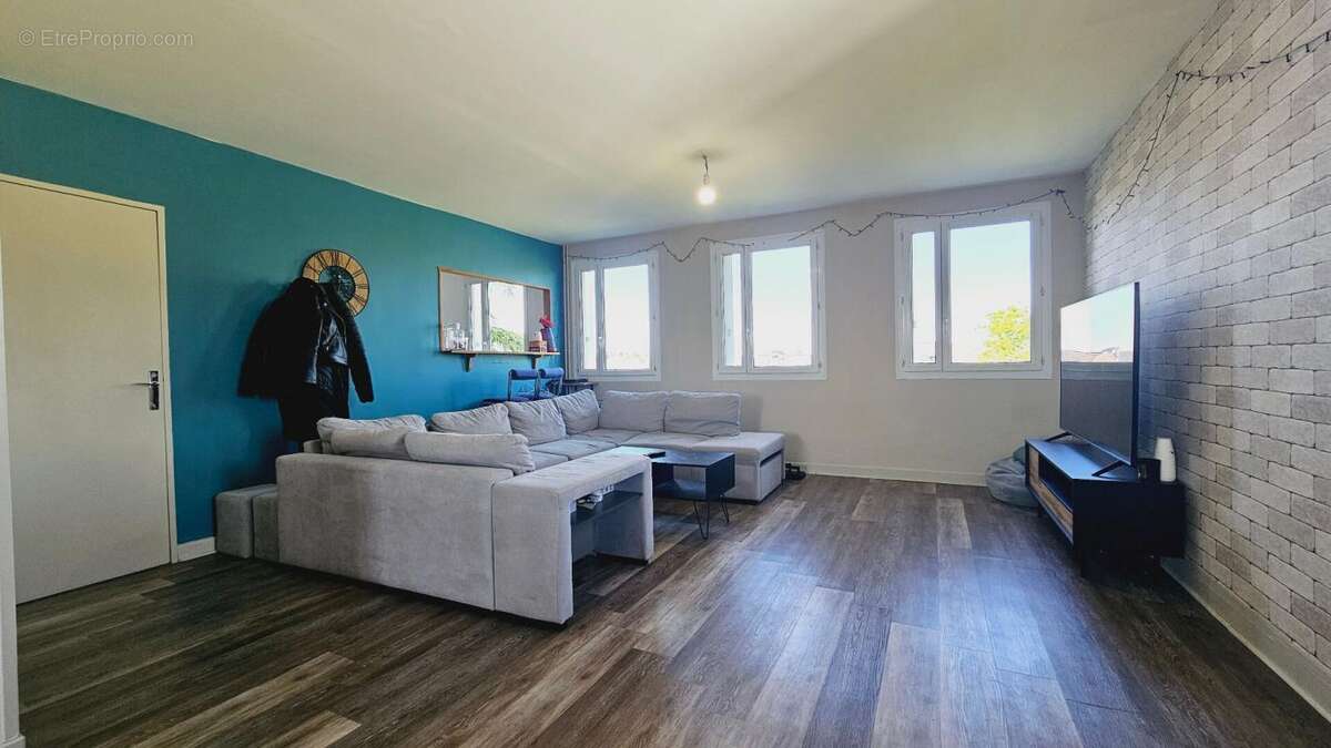 Appartement à SAINT-DOULCHARD