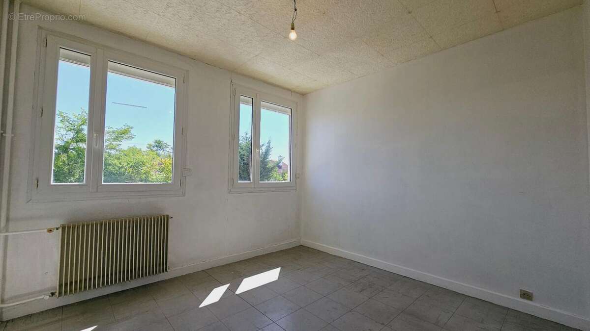 Appartement à SAINT-DOULCHARD