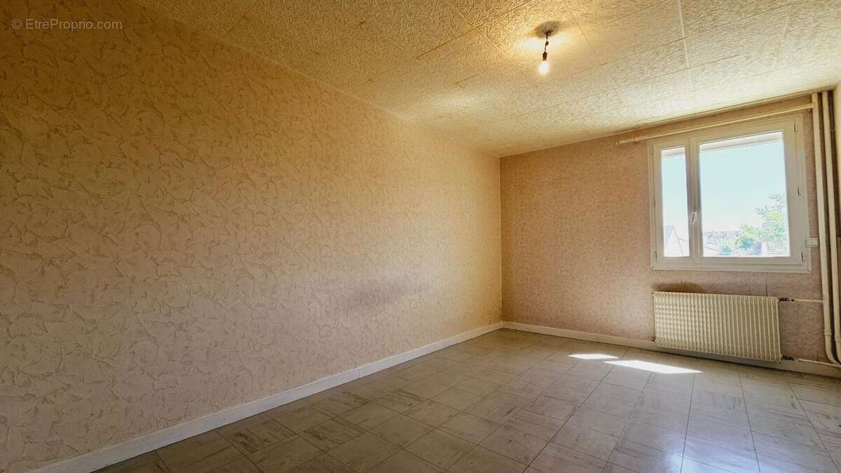 Appartement à SAINT-DOULCHARD