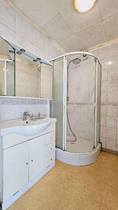 Appartement à SAINT-DOULCHARD